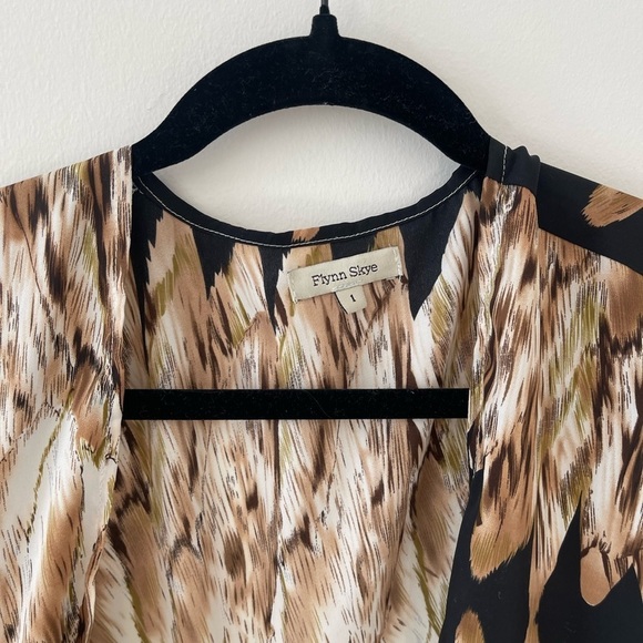 Flynn Skye Brown Printed Kimono - Picture 2 of 5